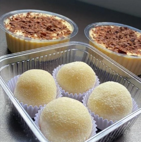 Quarteto de docinhos e mousse de maracujá